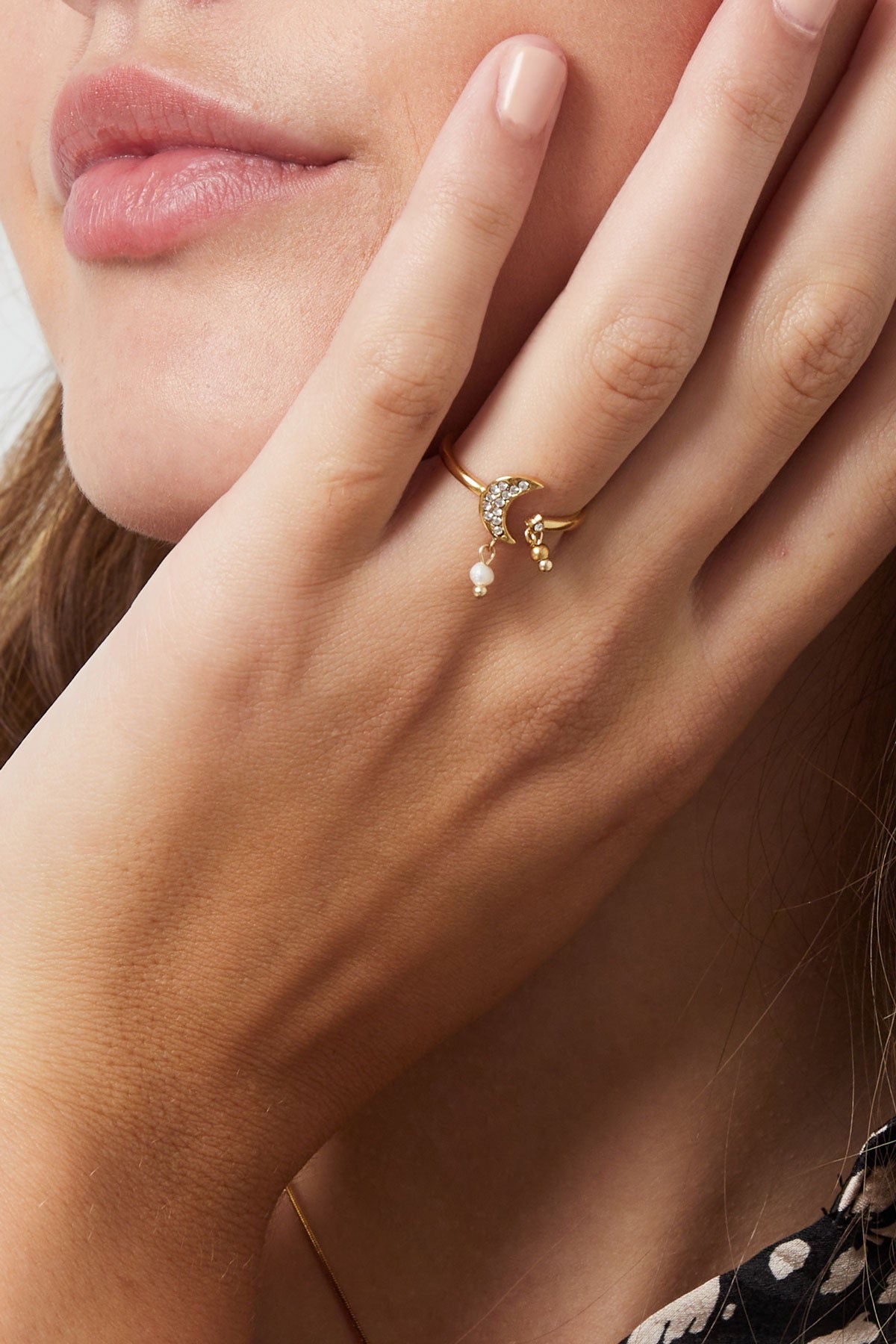 Maan Ring