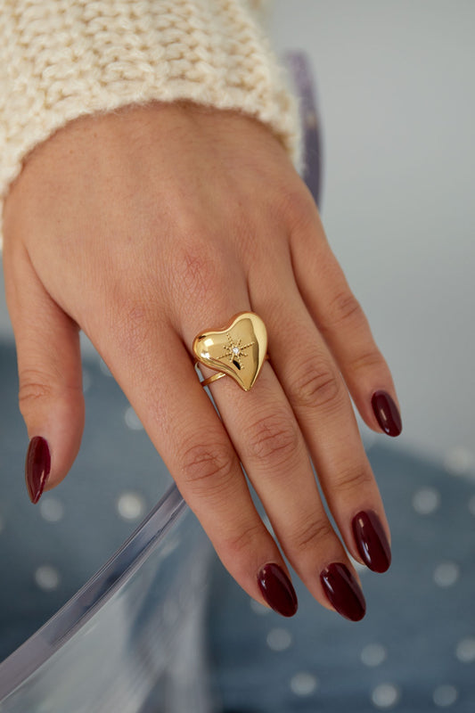 Groot hart met stenen ring